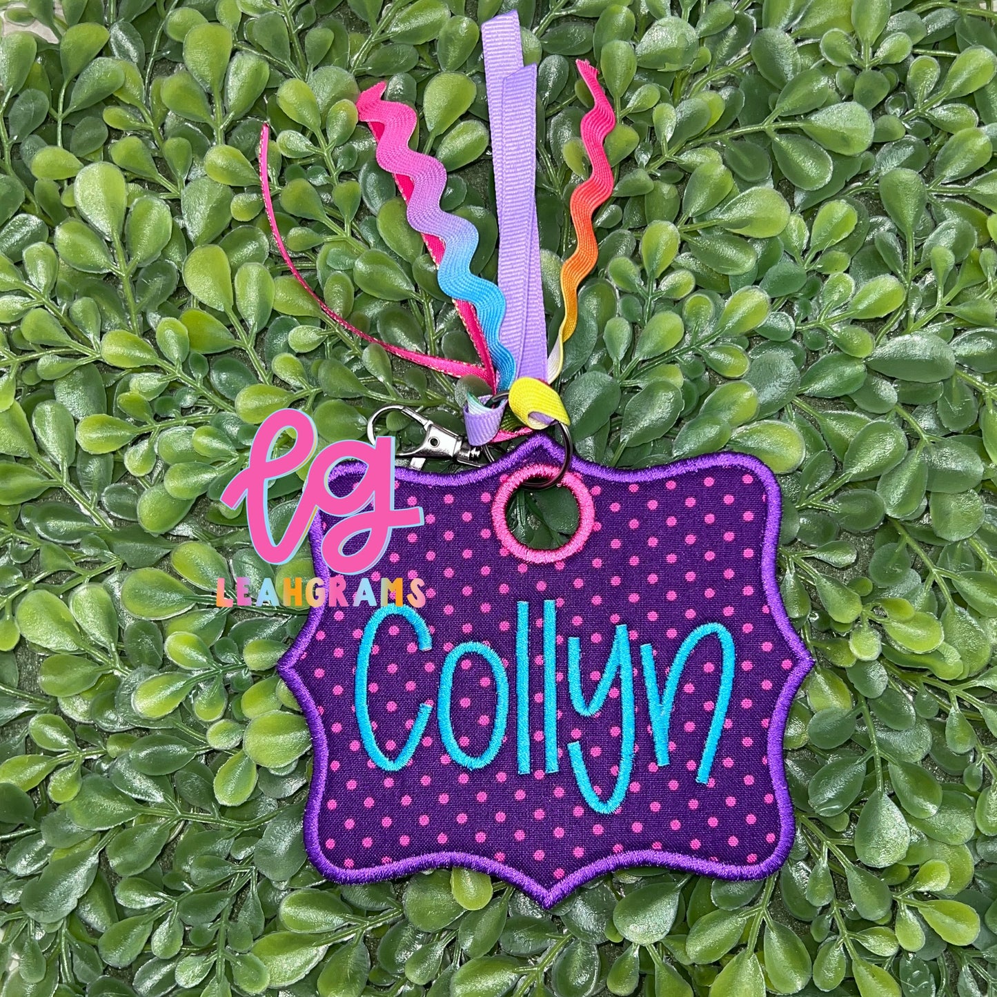 Wide Scallop Bag Tag