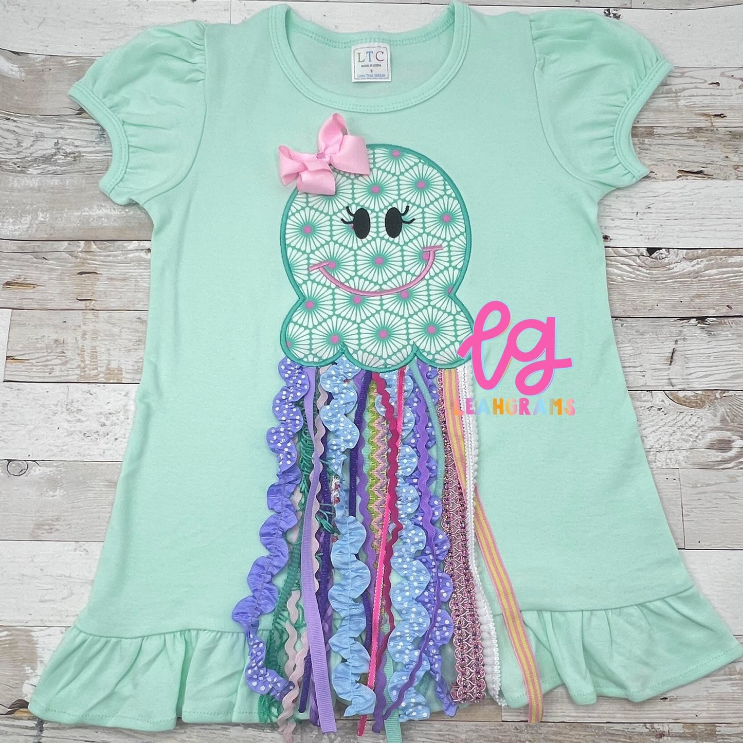 3D Jellyfish with Ribbon Tentacles
